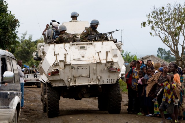 ▲コンゴ東部におけるPKO軍のパトロール車:写真提供:千葉康由