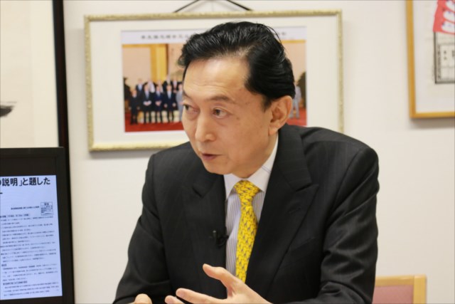 ▲岩上安身のインタビューに応える、鳩山由紀夫・元総理