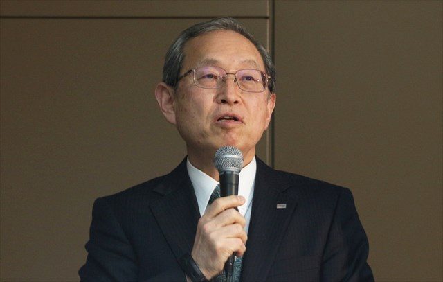 ▲記者会見を行う東芝の綱川智社長――2月14日、東芝本社ビル